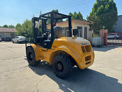 Montacargas 3 a 4 Tn - Serie S (4WD)